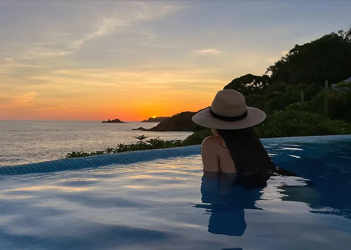 Oceanfront Villa W Private Jacuzzi & Club Access