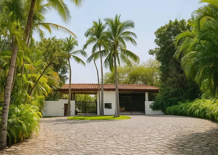 Oceanfront Villa W Private Jacuzzi & Club Access